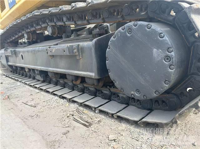 Komatsu PC 450-8 Kāpurķēžu ekskavatori