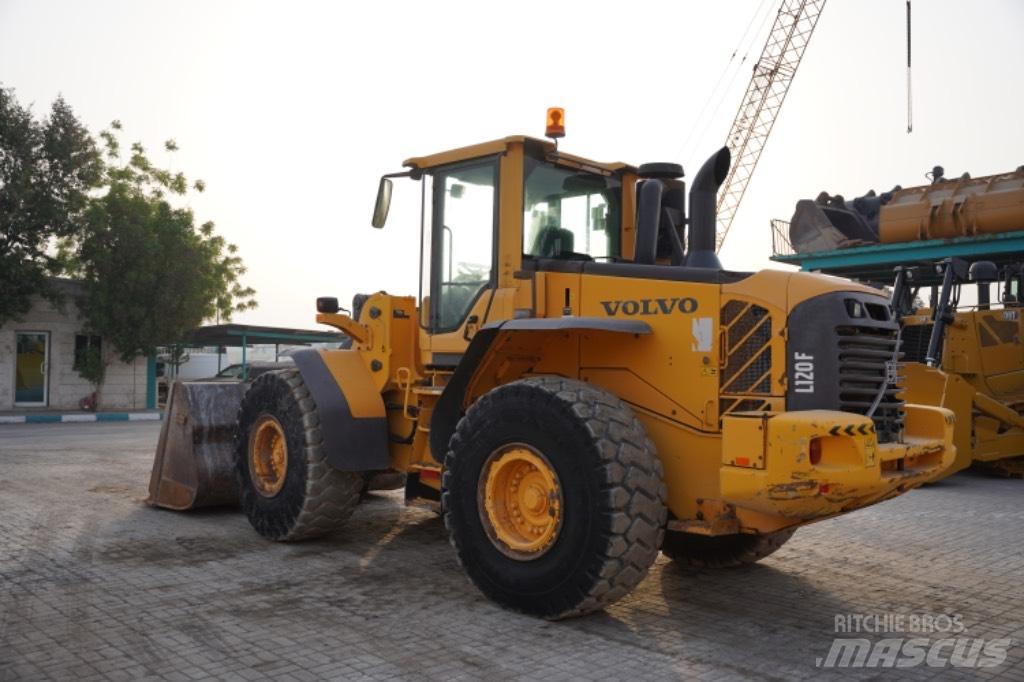 Volvo L 120 F Iekrāvēji uz riteņiem