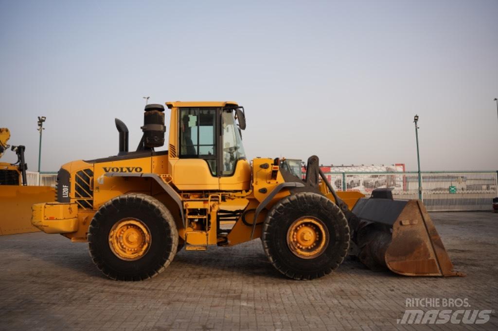 Volvo L 120 F Iekrāvēji uz riteņiem