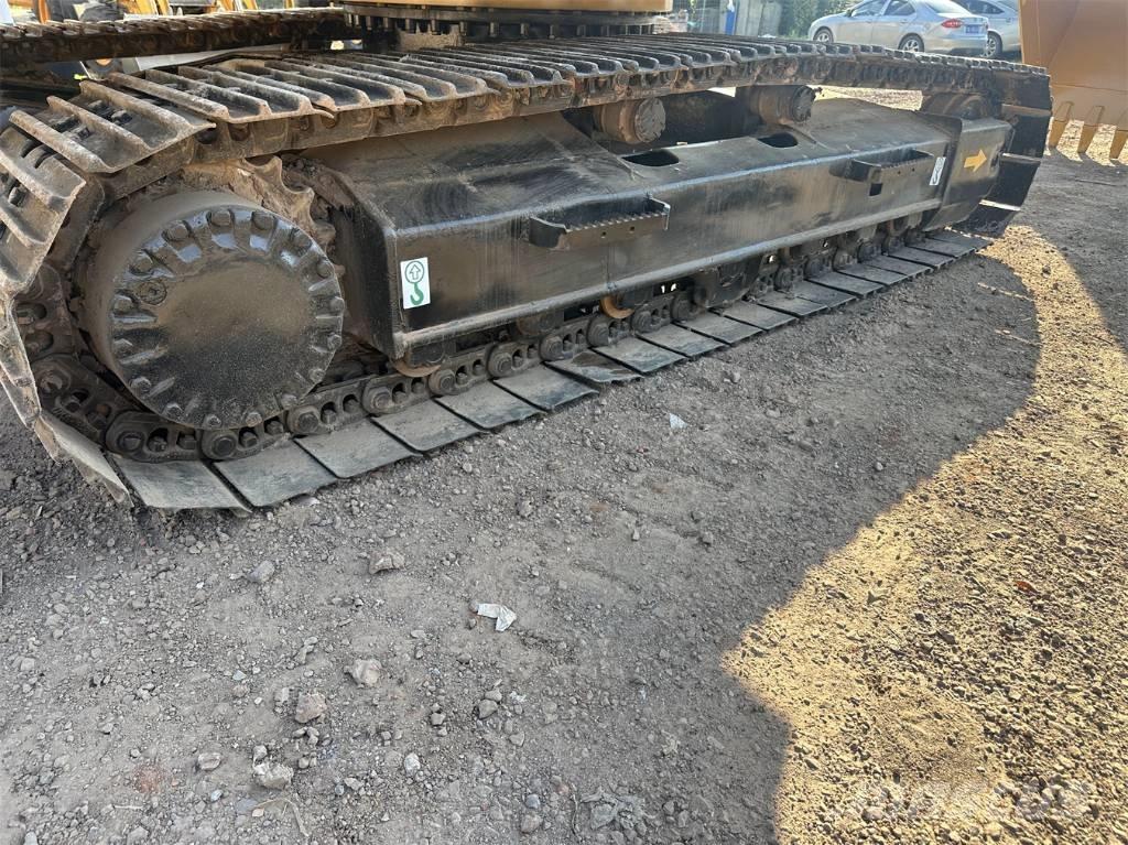 CAT 320BL Kāpurķēžu ekskavatori