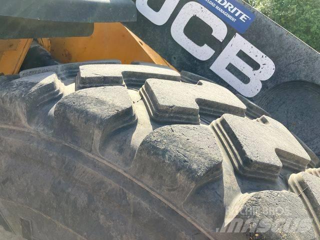 JCB 427 ZX Iekrāvēji uz riteņiem