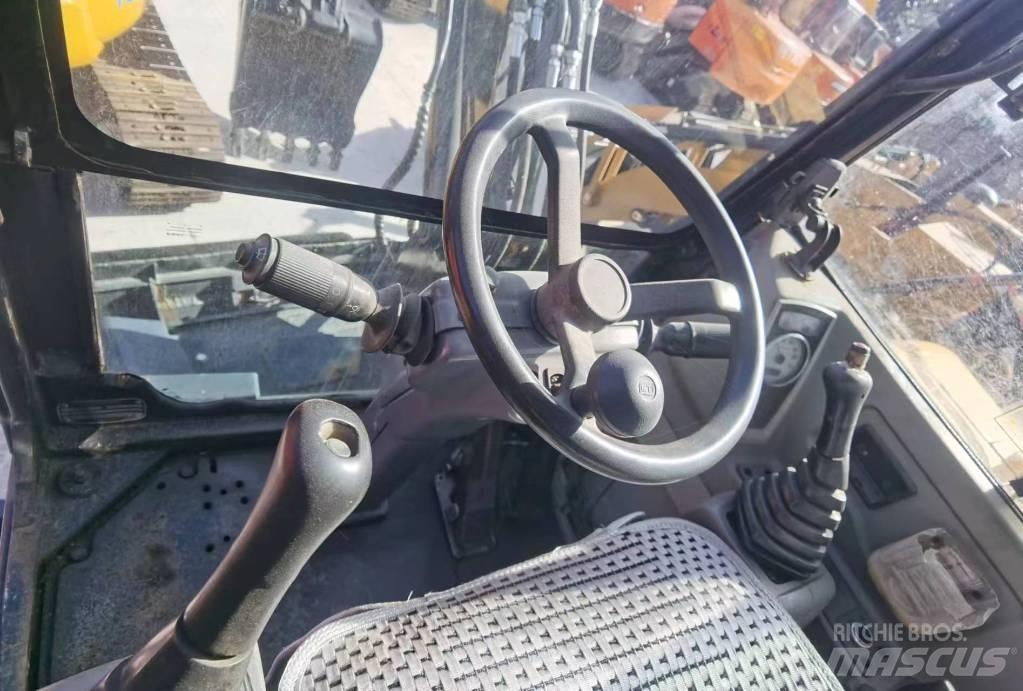 Hyundai Robex 60 W Ekskavatori uz riteņiem