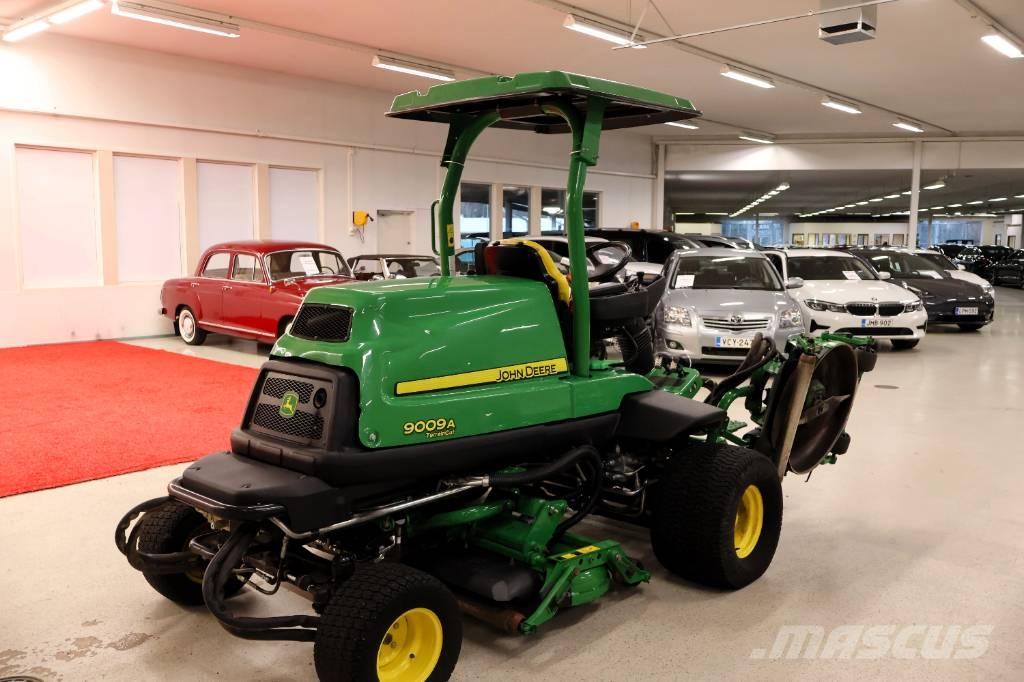 John Deere 9009 A Mauriņa pļāvēji nelīdzenai videi