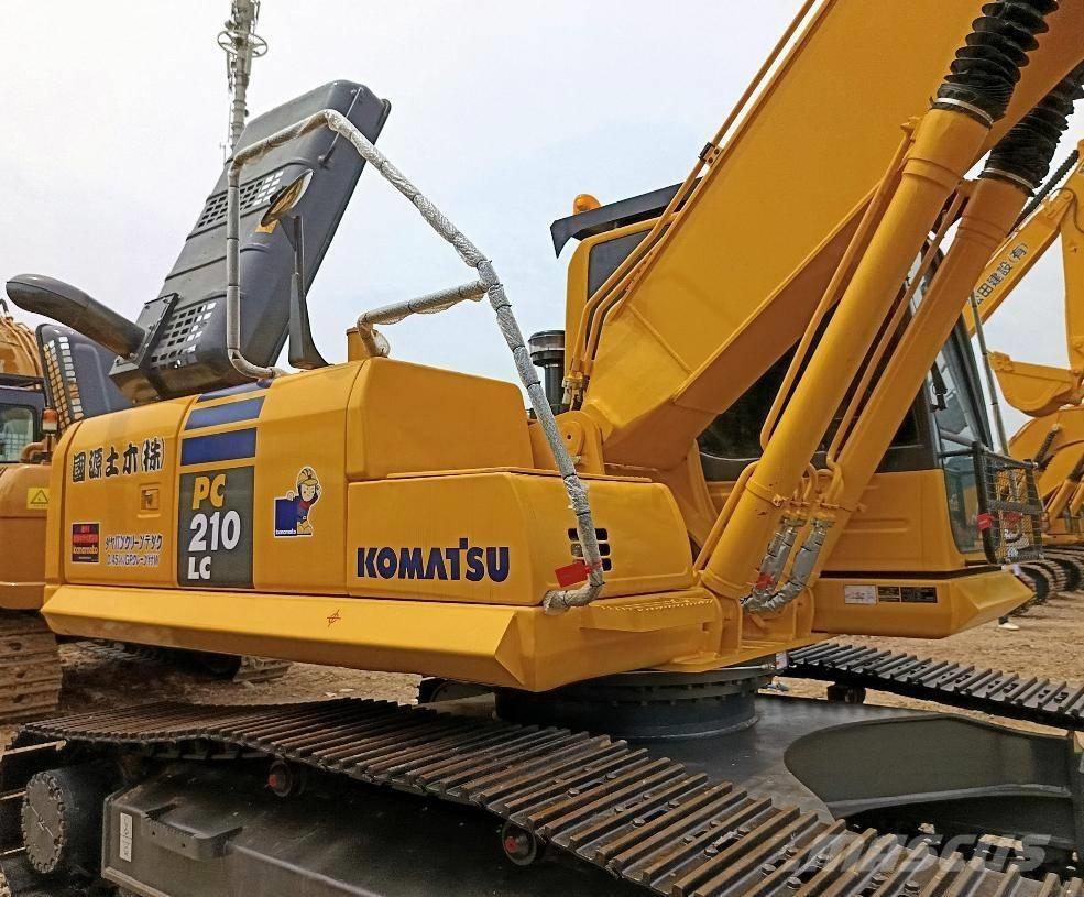 Komatsu PC 210 Kāpurķēžu ekskavatori