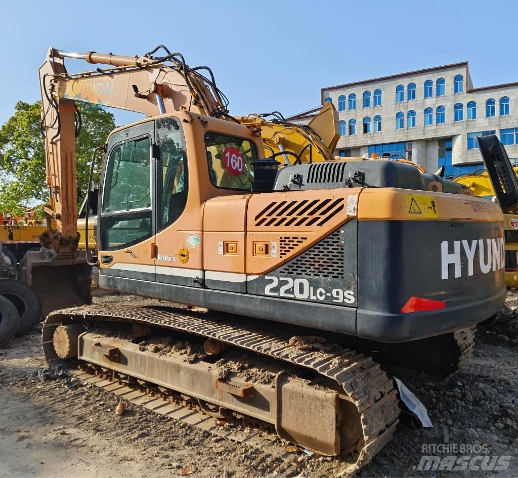 Hyundai R220LC-9S Kāpurķēžu ekskavatori