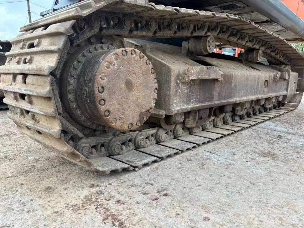 Hitachi ZX 330 Kāpurķēžu ekskavatori