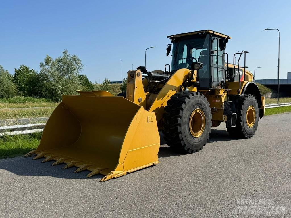 CAT 950M Iekrāvēji uz riteņiem