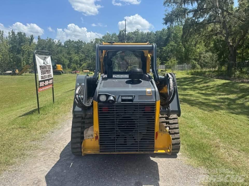 John Deere 325 Lietoti riteņu kompaktiekrāvēji