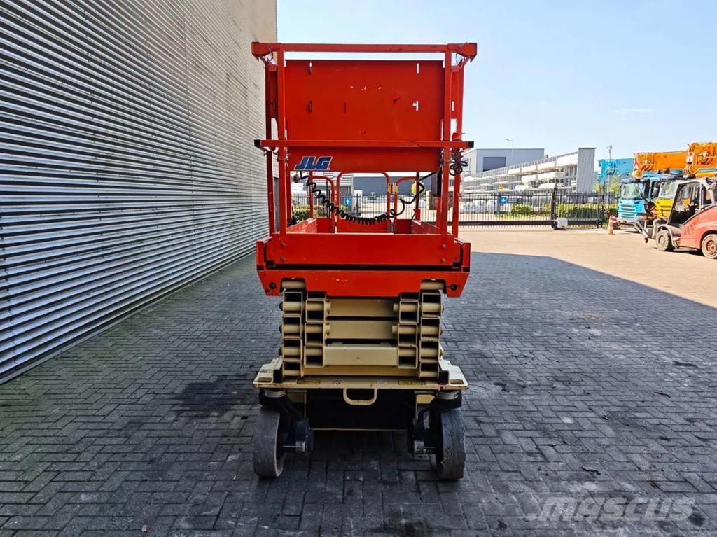 JLG 3246 ES Šķerveida pacēlāji