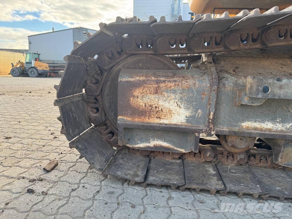 Liebherr R 922 Kāpurķēžu ekskavatori