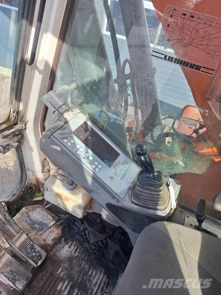 Liebherr R932 Kāpurķēžu ekskavatori