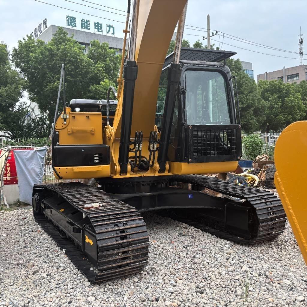 CAT 325 D Kāpurķēžu ekskavatori