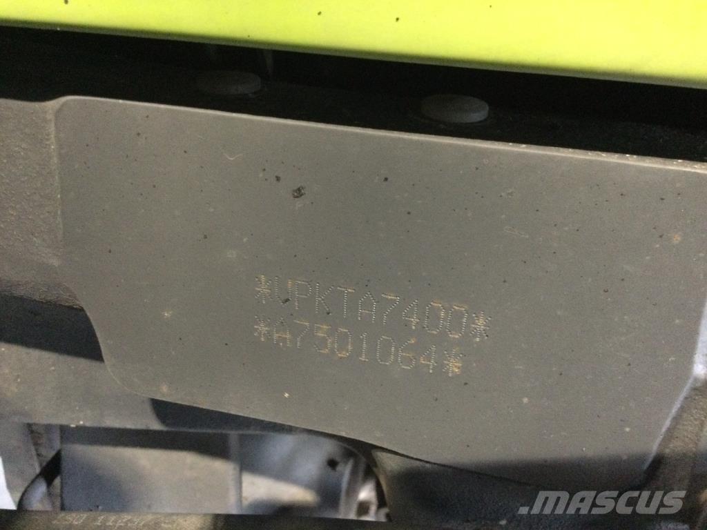 CLAAS ARION 550 Traktori