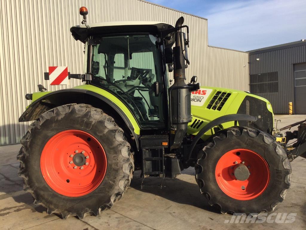 CLAAS ARION 550 Traktori