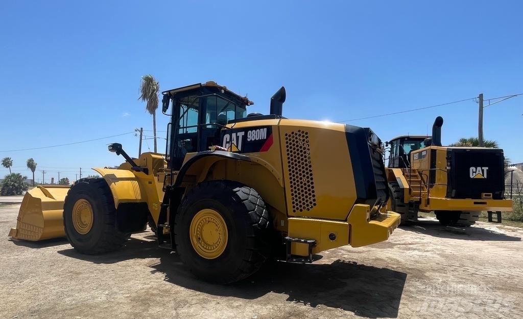 CAT 980M Iekrāvēji uz riteņiem