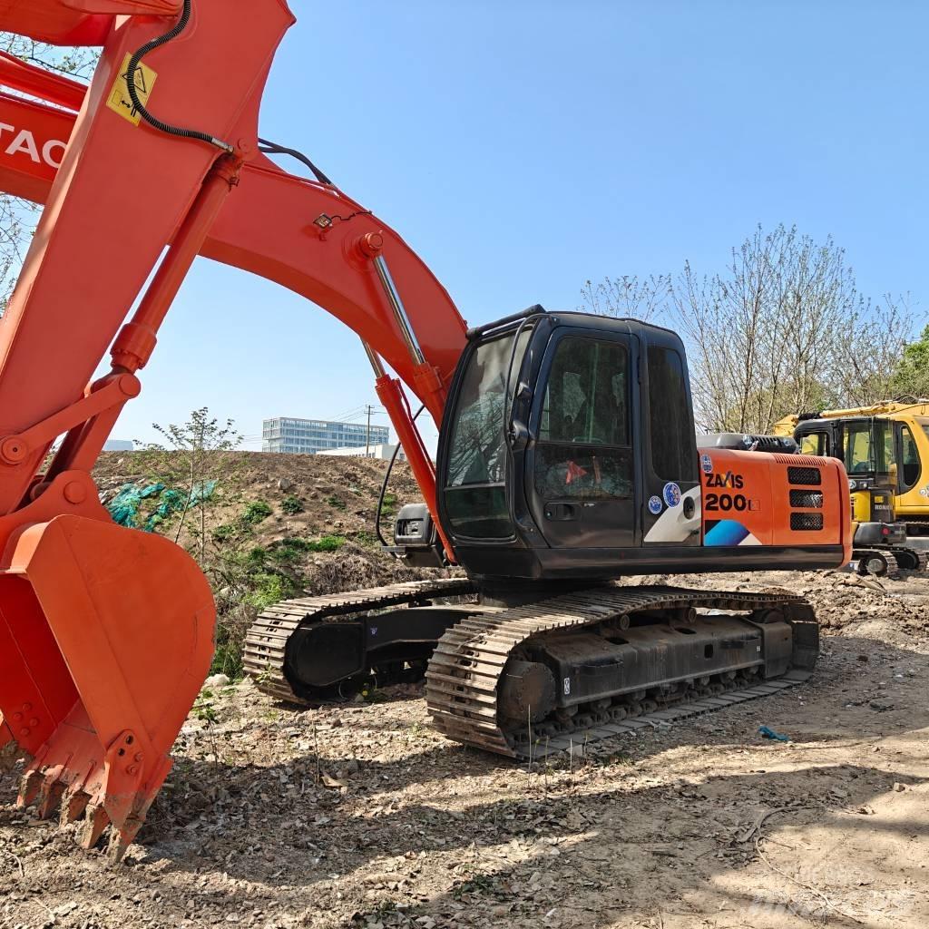 Hitachi ZX200 Kāpurķēžu ekskavatori
