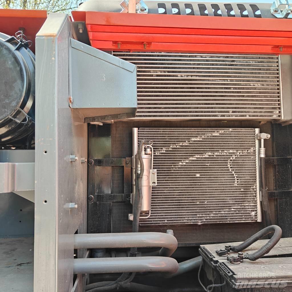Hitachi ZX200 Kāpurķēžu ekskavatori