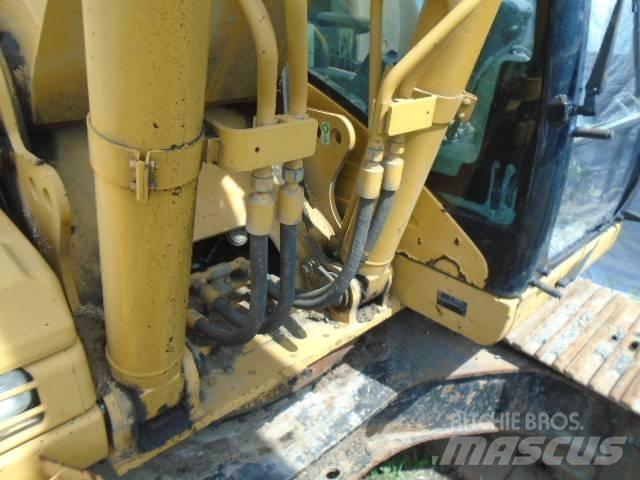 CAT 330 D L Kāpurķēžu ekskavatori
