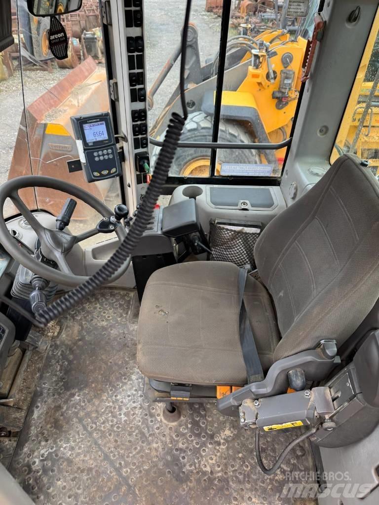 Volvo L 180 F Iekrāvēji uz riteņiem