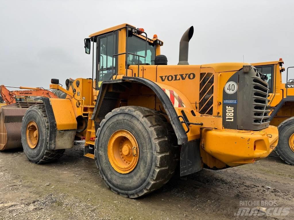 Volvo L 180 F Iekrāvēji uz riteņiem