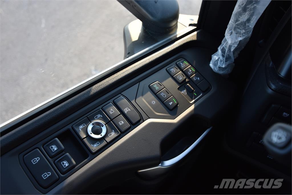 Scania R590 8X4 Šasija ar kabīni