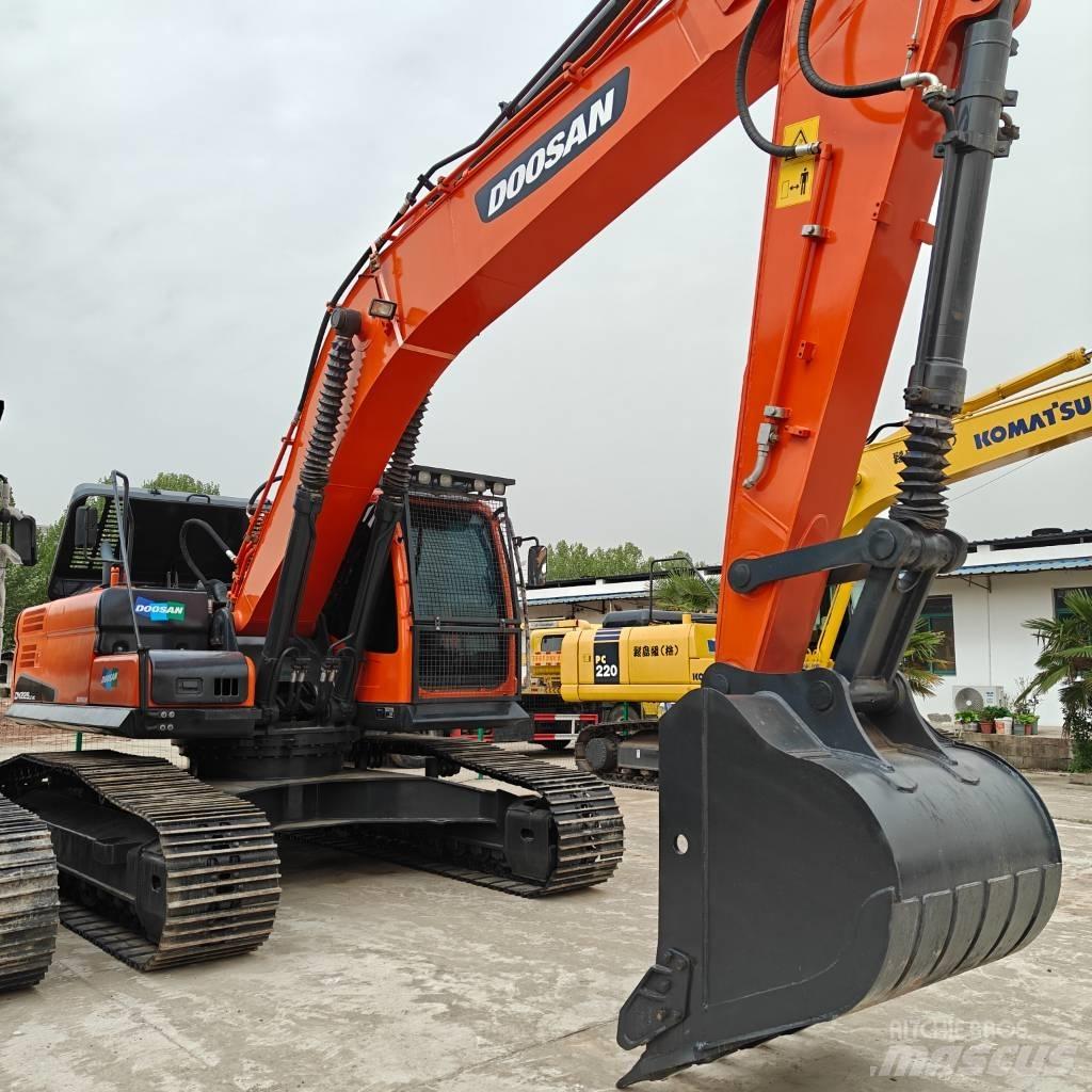 Doosan 225-9C Kāpurķēžu ekskavatori