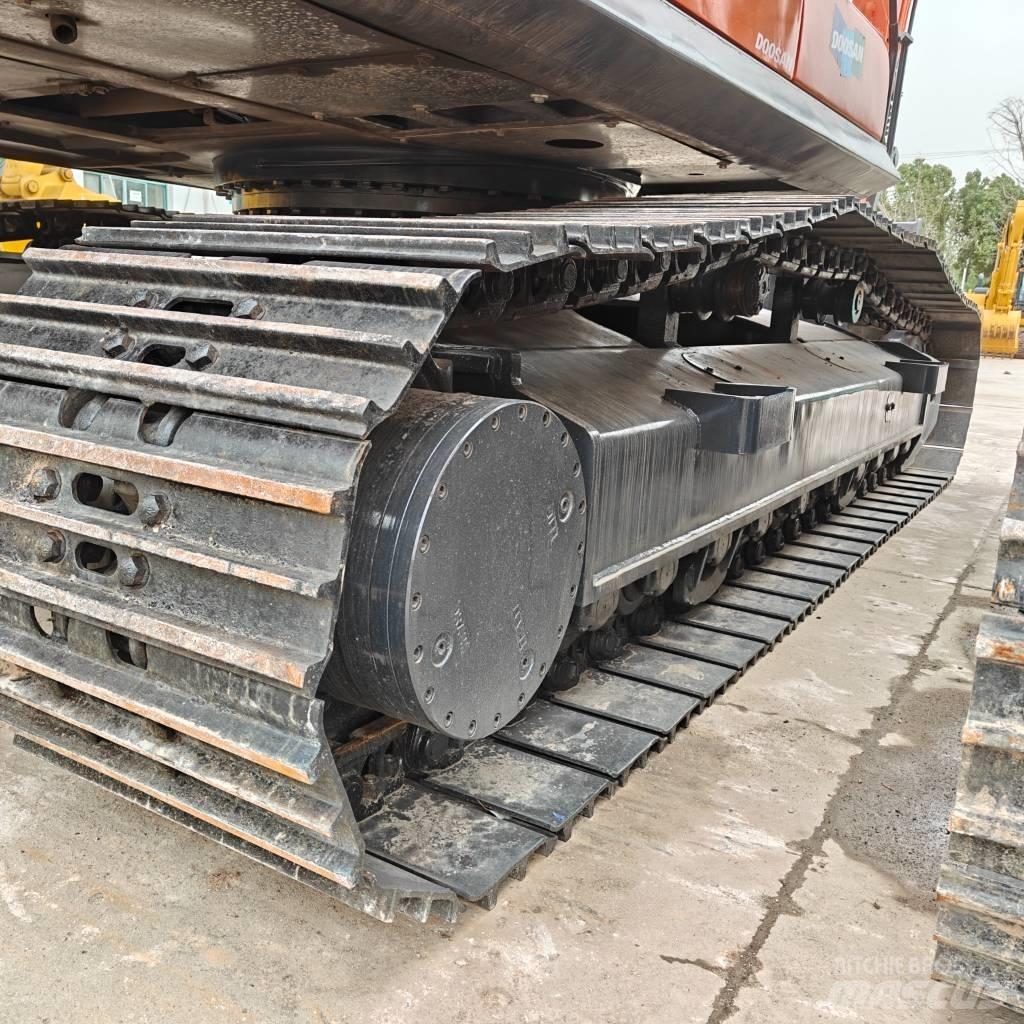 Doosan 225-9C Kāpurķēžu ekskavatori