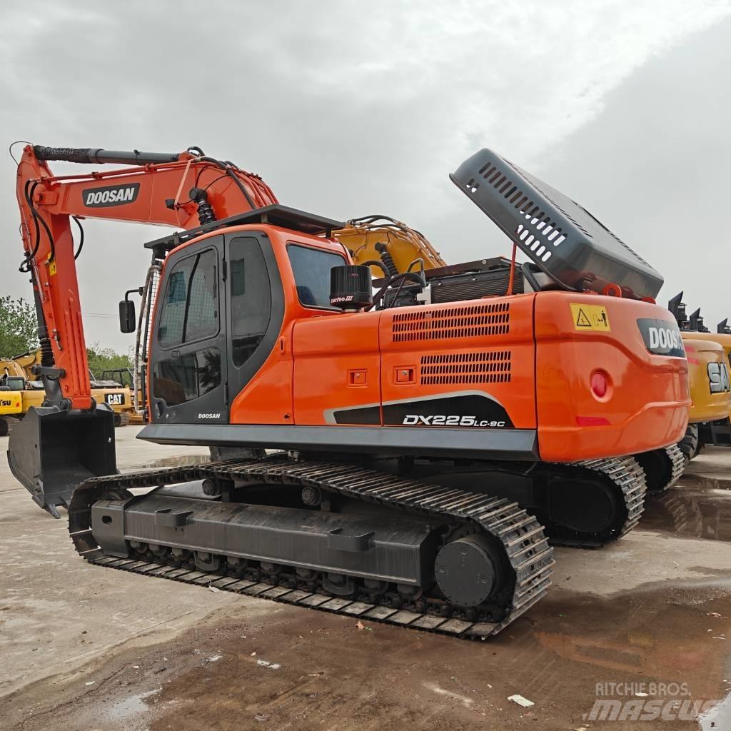 Doosan 225-9C Kāpurķēžu ekskavatori