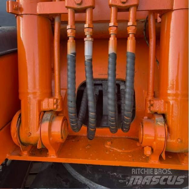 Hitachi ZX120 Kāpurķēžu ekskavatori