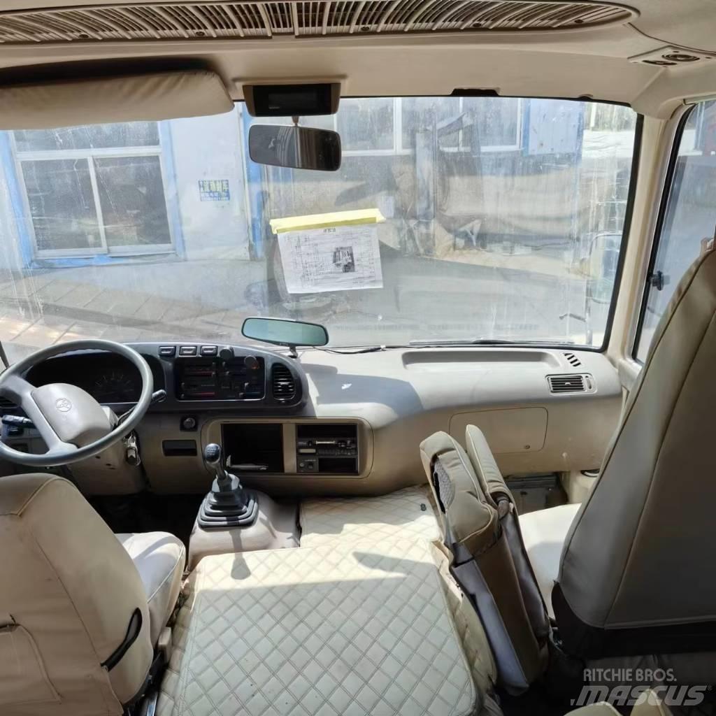 Toyota Coaster Bus Mikroautobusi