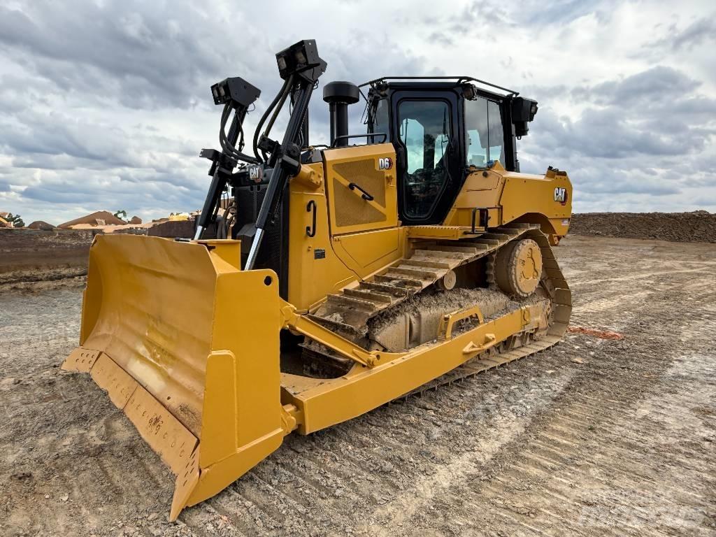 CAT D 6 Kāpurķēžu buldozeri