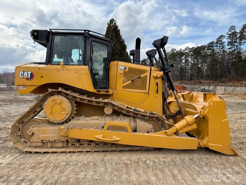 CAT D 6 Kāpurķēžu buldozeri