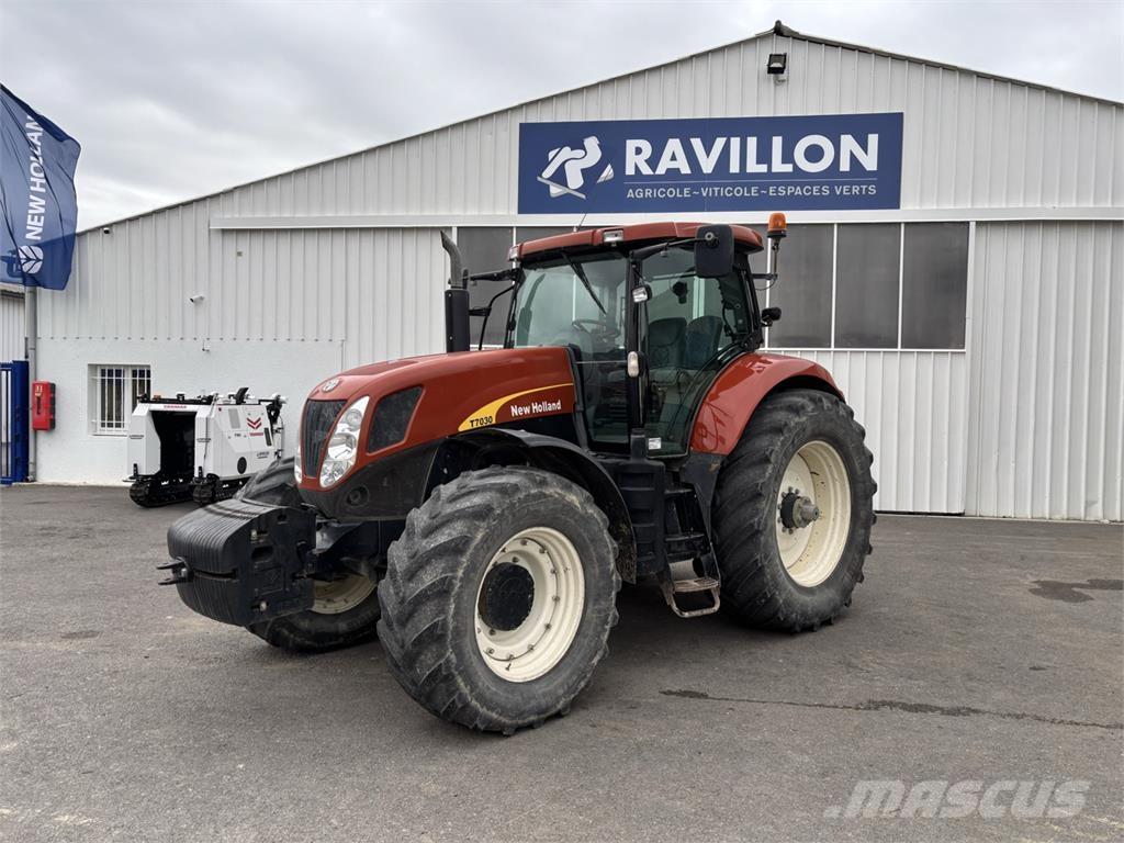 New Holland T7030 Traktori