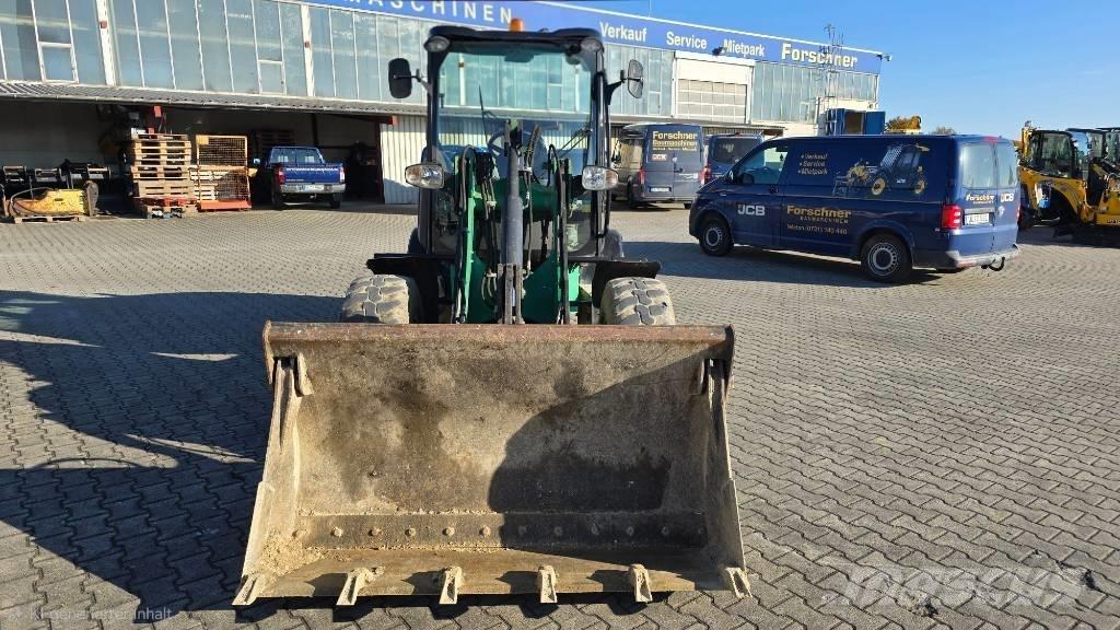 JCB 406 Iekrāvēji uz riteņiem