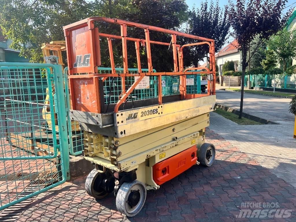 JLG 2030ES     V-3450 Vertikālie pacēlāji