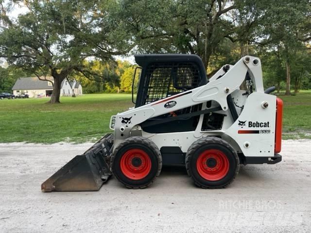 Bobcat S 530 Lietoti riteņu kompaktiekrāvēji