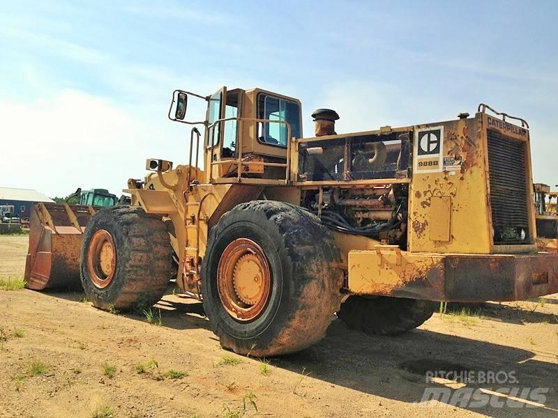 CAT 988 B Iekrāvēji uz riteņiem