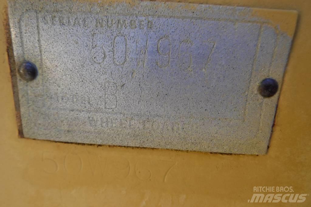 CAT 988 B Iekrāvēji uz riteņiem