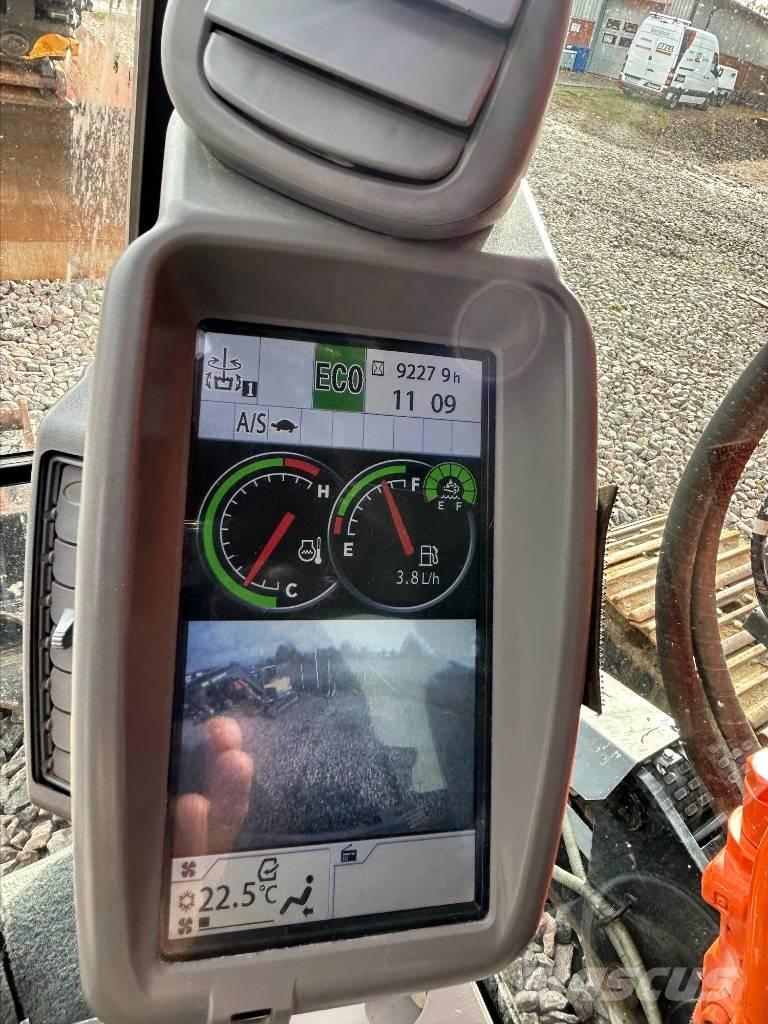 Hitachi ZX225USBL-6 Kāpurķēžu ekskavatori