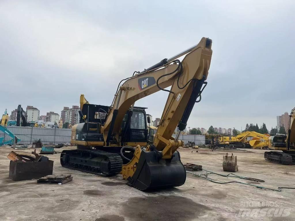 CAT 325D Kāpurķēžu ekskavatori