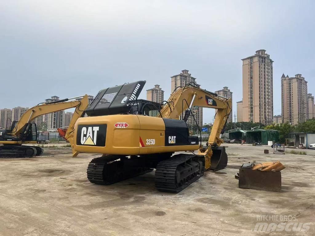 CAT 325D Kāpurķēžu ekskavatori