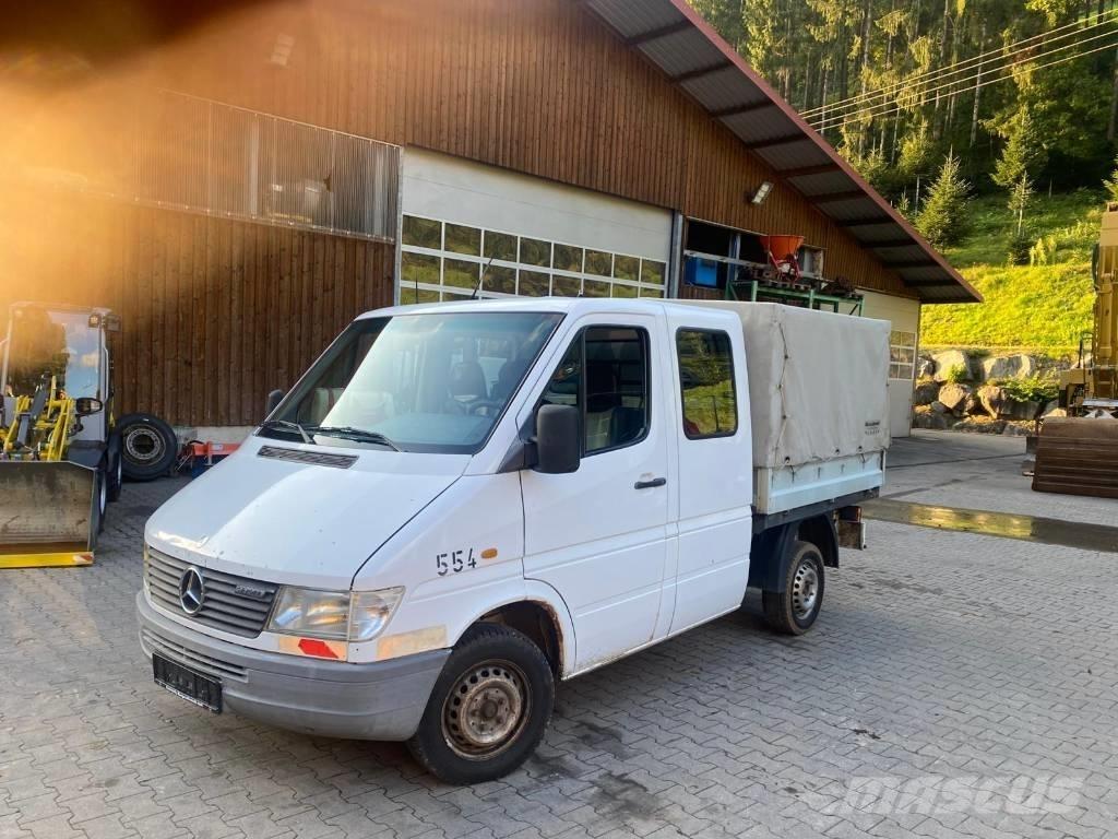 Mercedes-Benz 212 D Vieglais kravas automobilis/izkraušana no sāniem