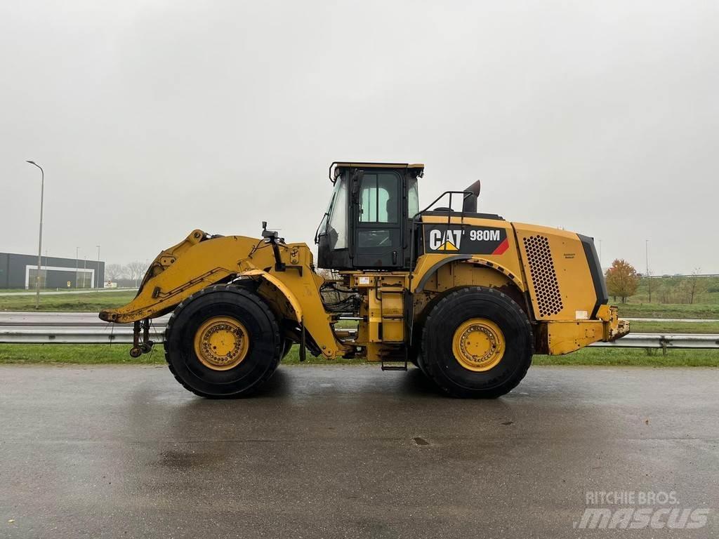 CAT 980M Iekrāvēji uz riteņiem