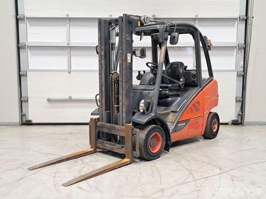 Linde H25D-02 Tehnika ar dīzeļa dzinēju