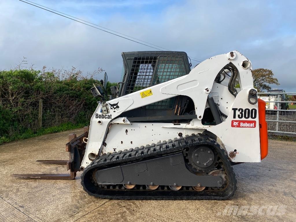 Bobcat T 300 Lietoti riteņu kompaktiekrāvēji