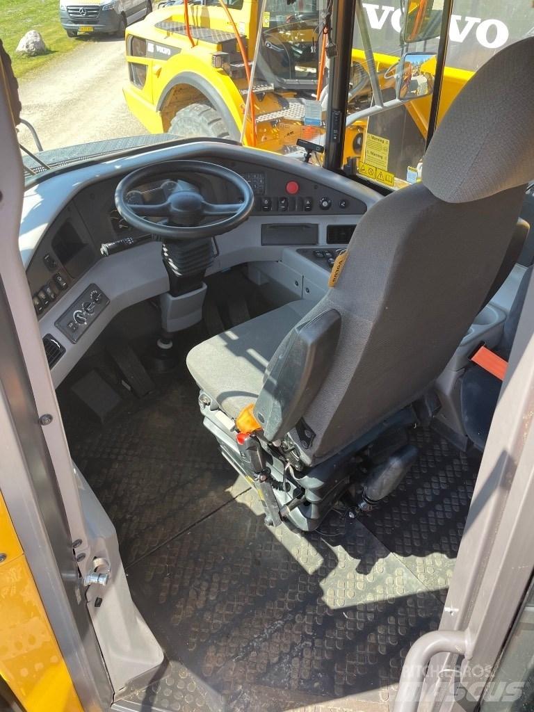 Volvo A30G Artikulētie pašizgāzēji