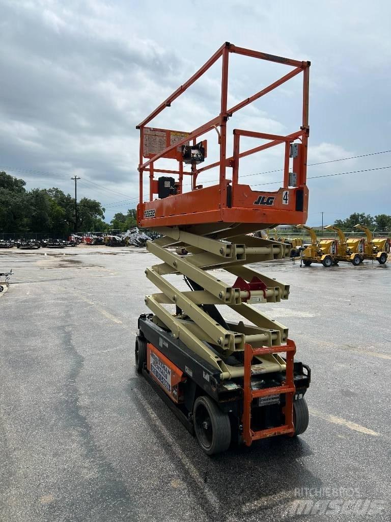 JLG R2632 Šķerveida pacēlāji