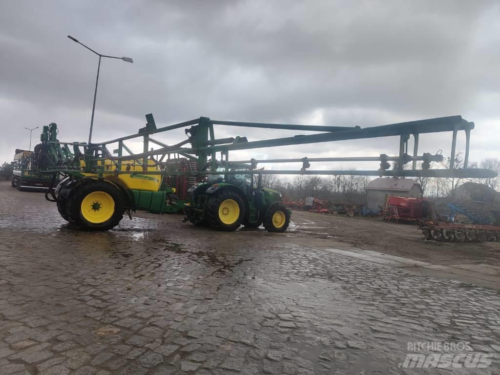 John Deere R740i Piekabināmie smidzinātāji(miglotāji)