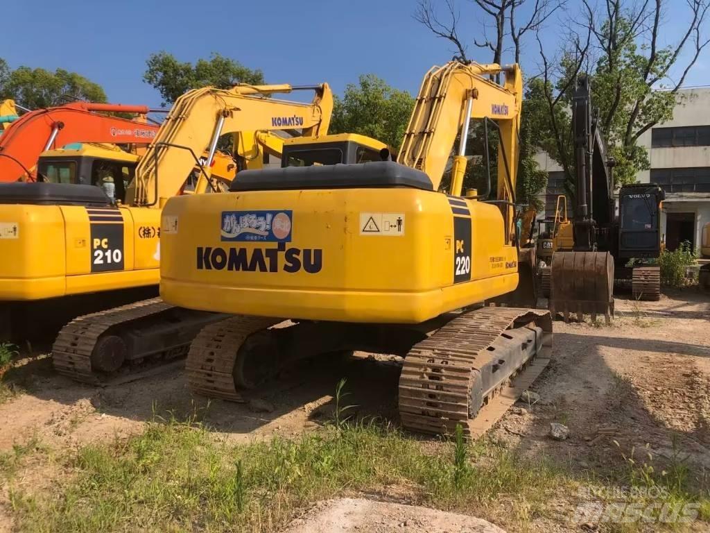 Komatsu PC220-7 Kāpurķēžu ekskavatori