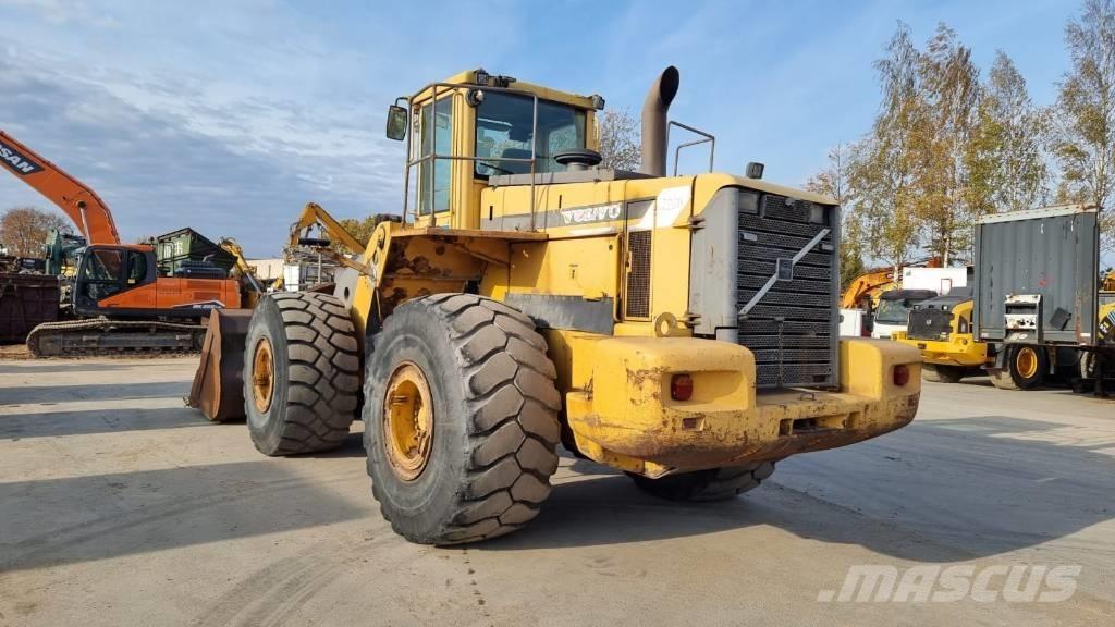 Volvo L 220 D Iekrāvēji uz riteņiem
